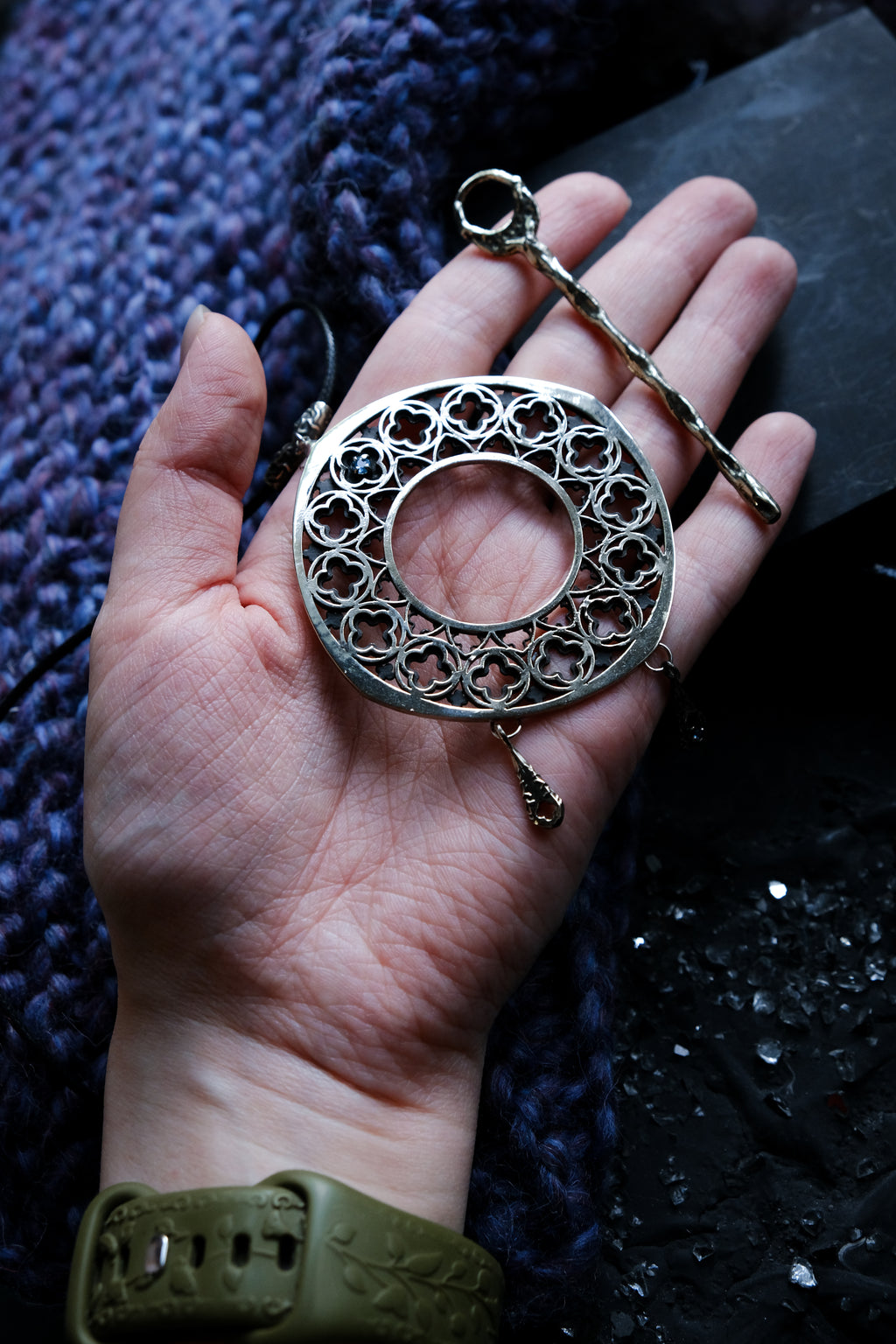 Gothic window hairpin