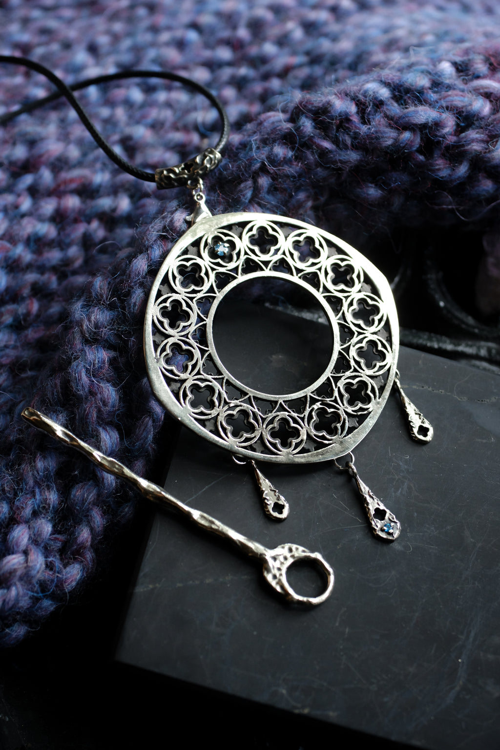 Gothic window hairpin