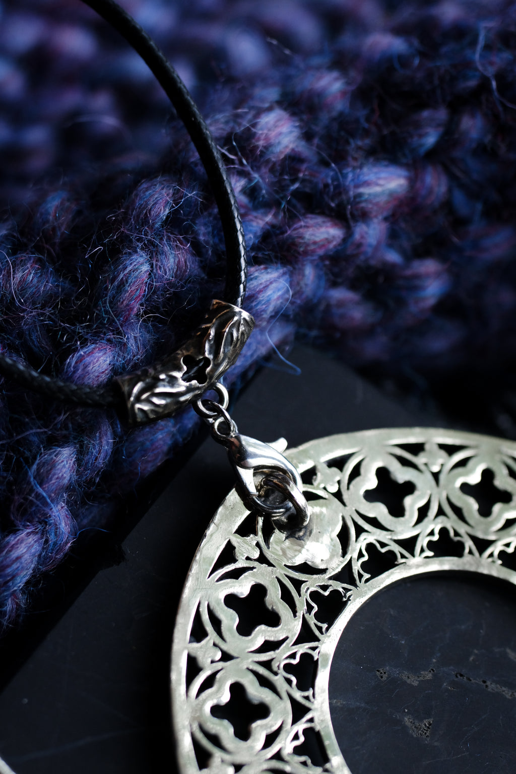 Gothic window hairpin