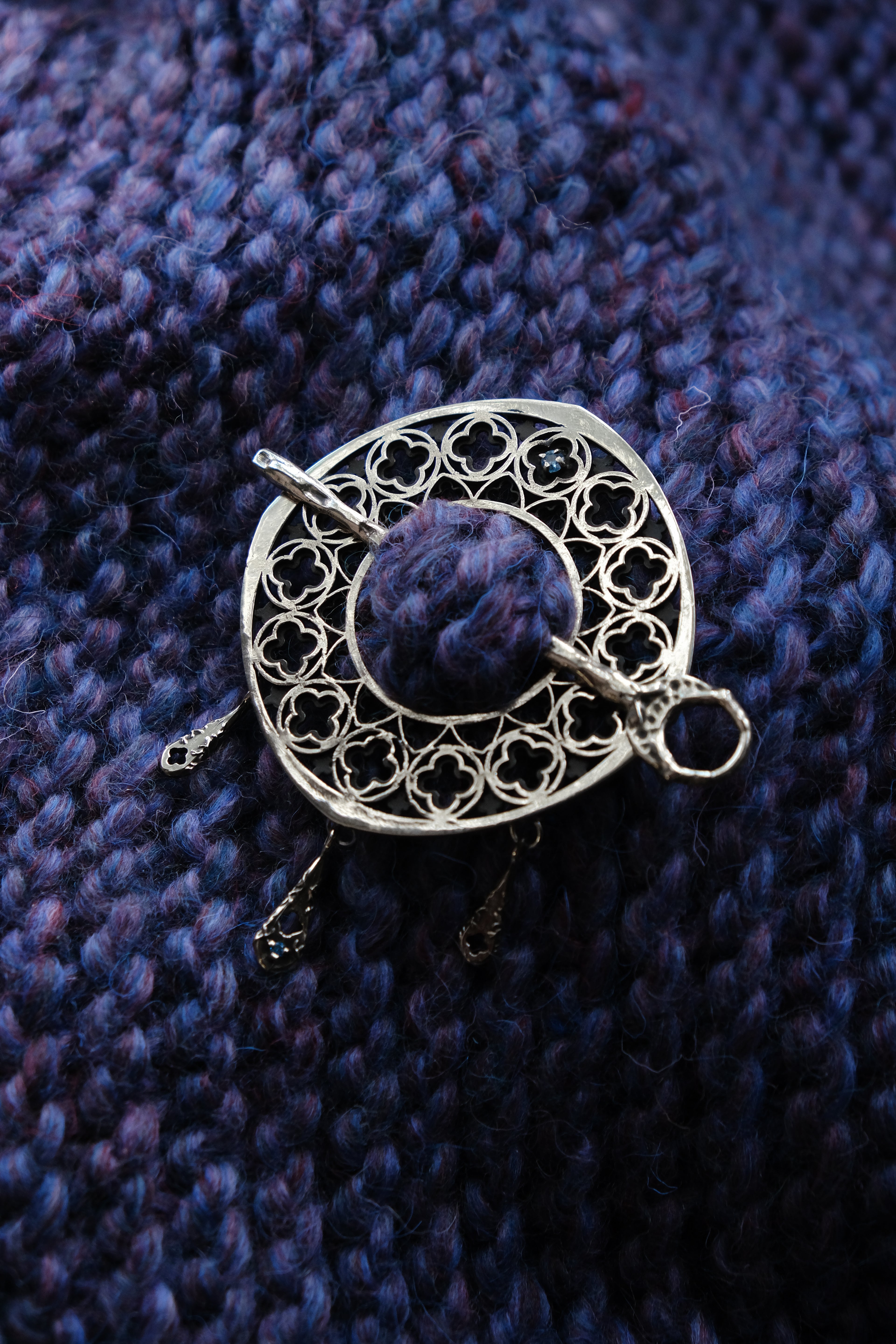 Gothic window hairpin
