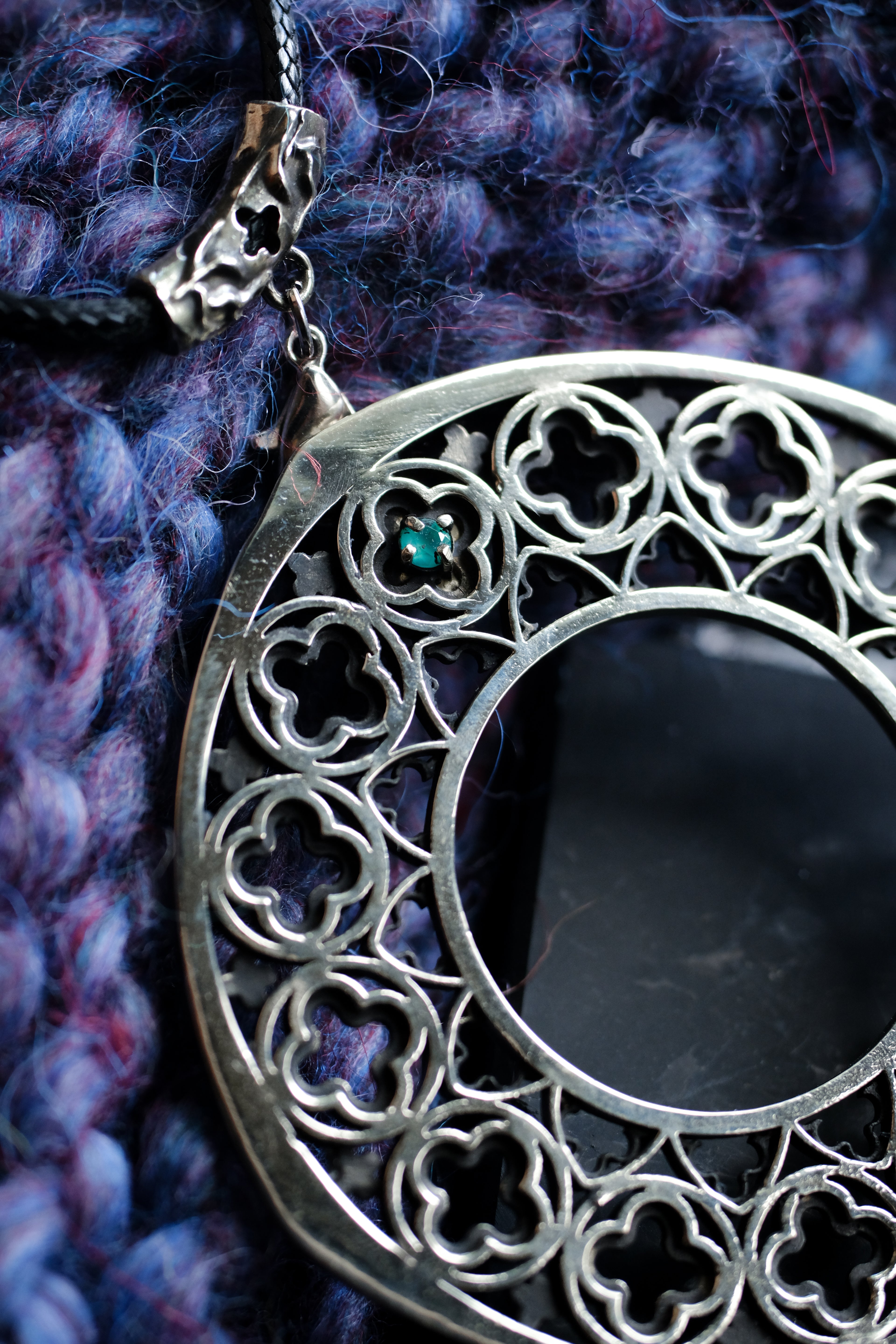 Gothic window hairpin