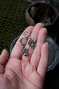 Oak leaves earrings with chrisolite
