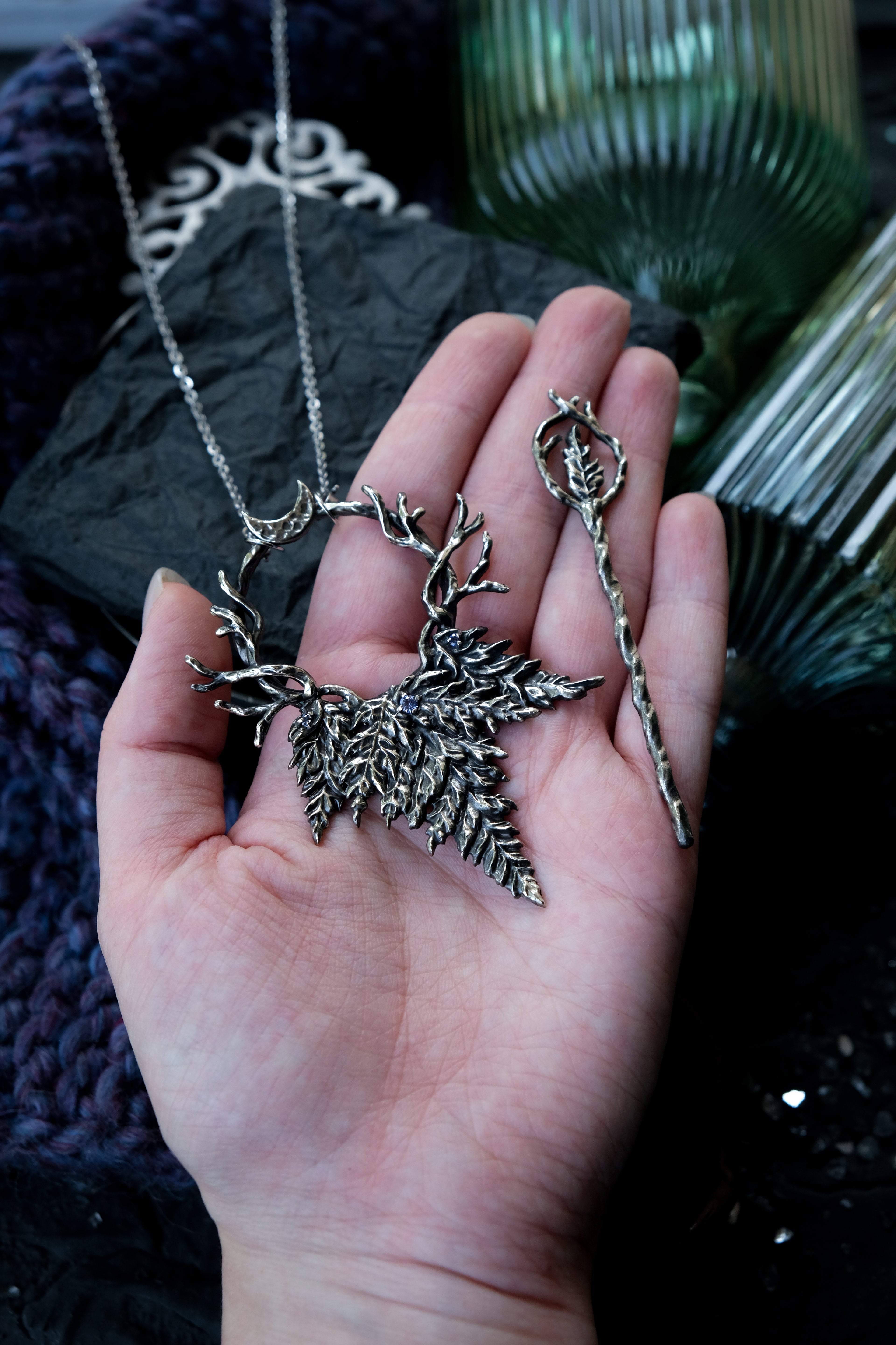 Fern hairpin with violet fianite