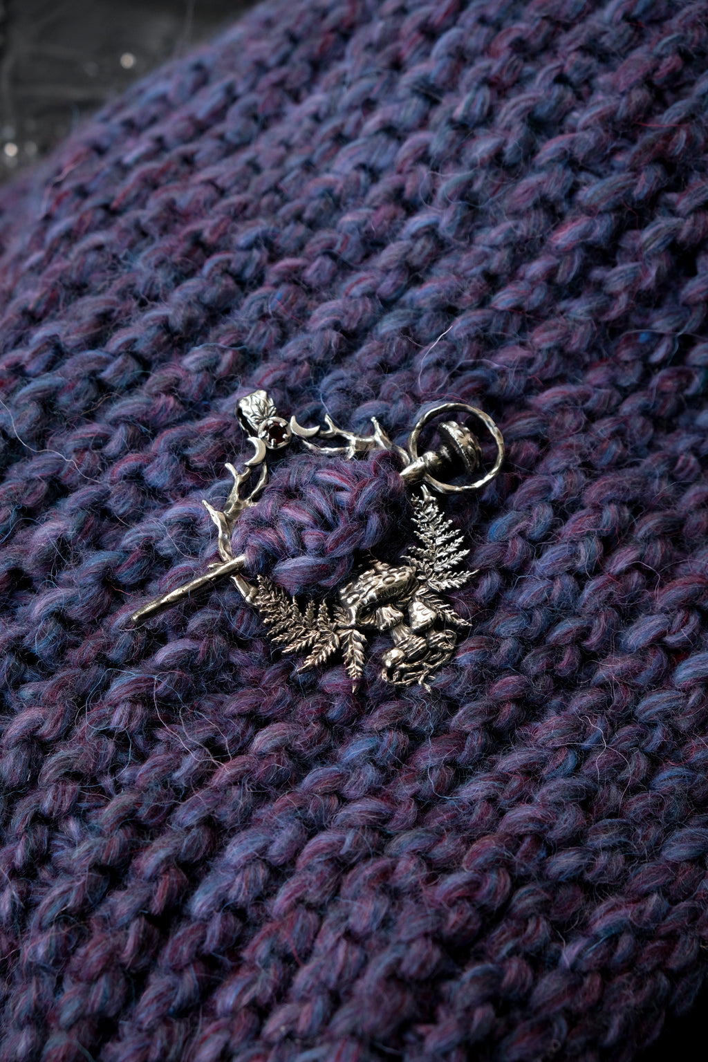 Mushroon and fern hairpin with garnet