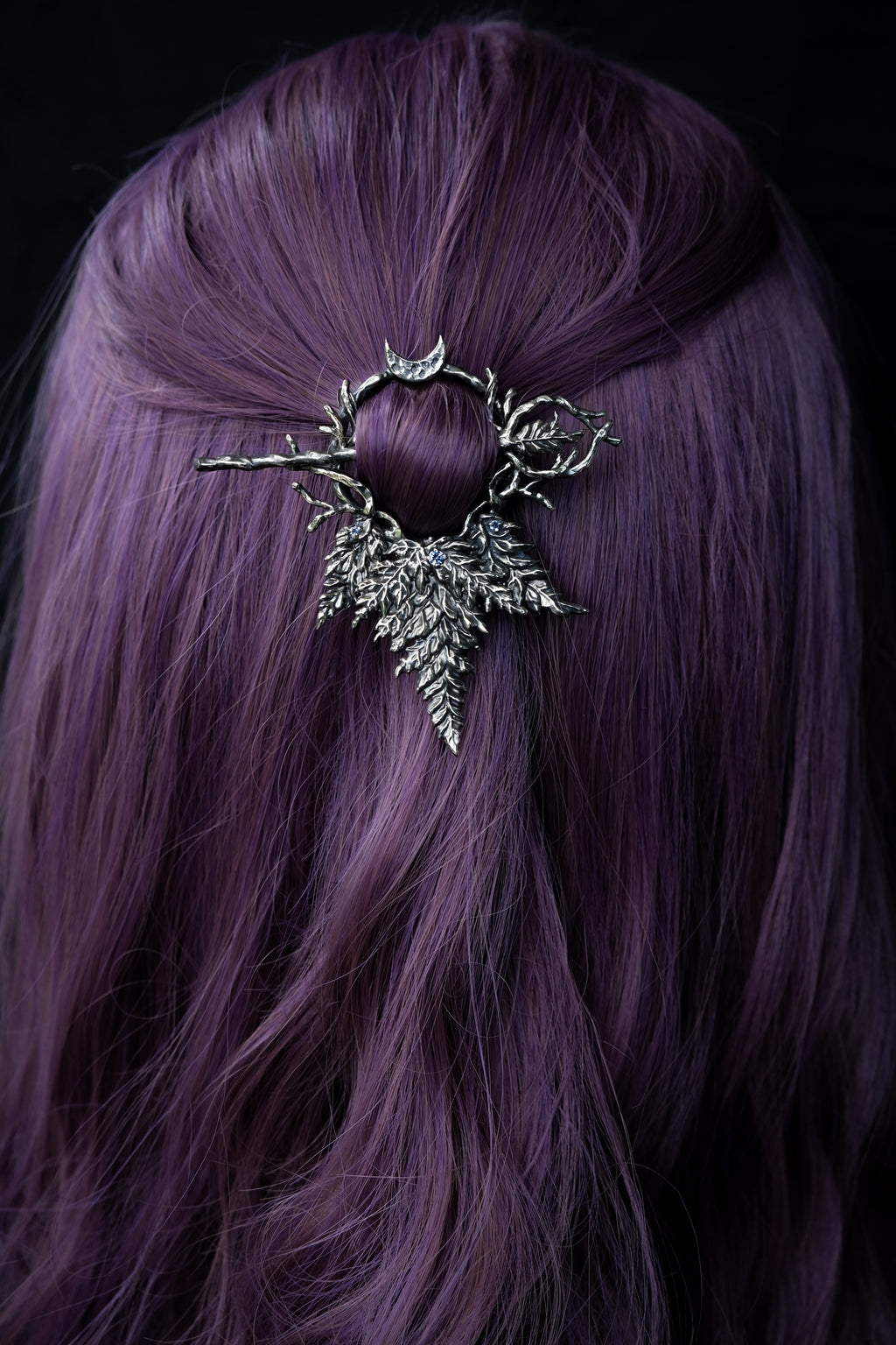 Fern hairpin with violet fianite