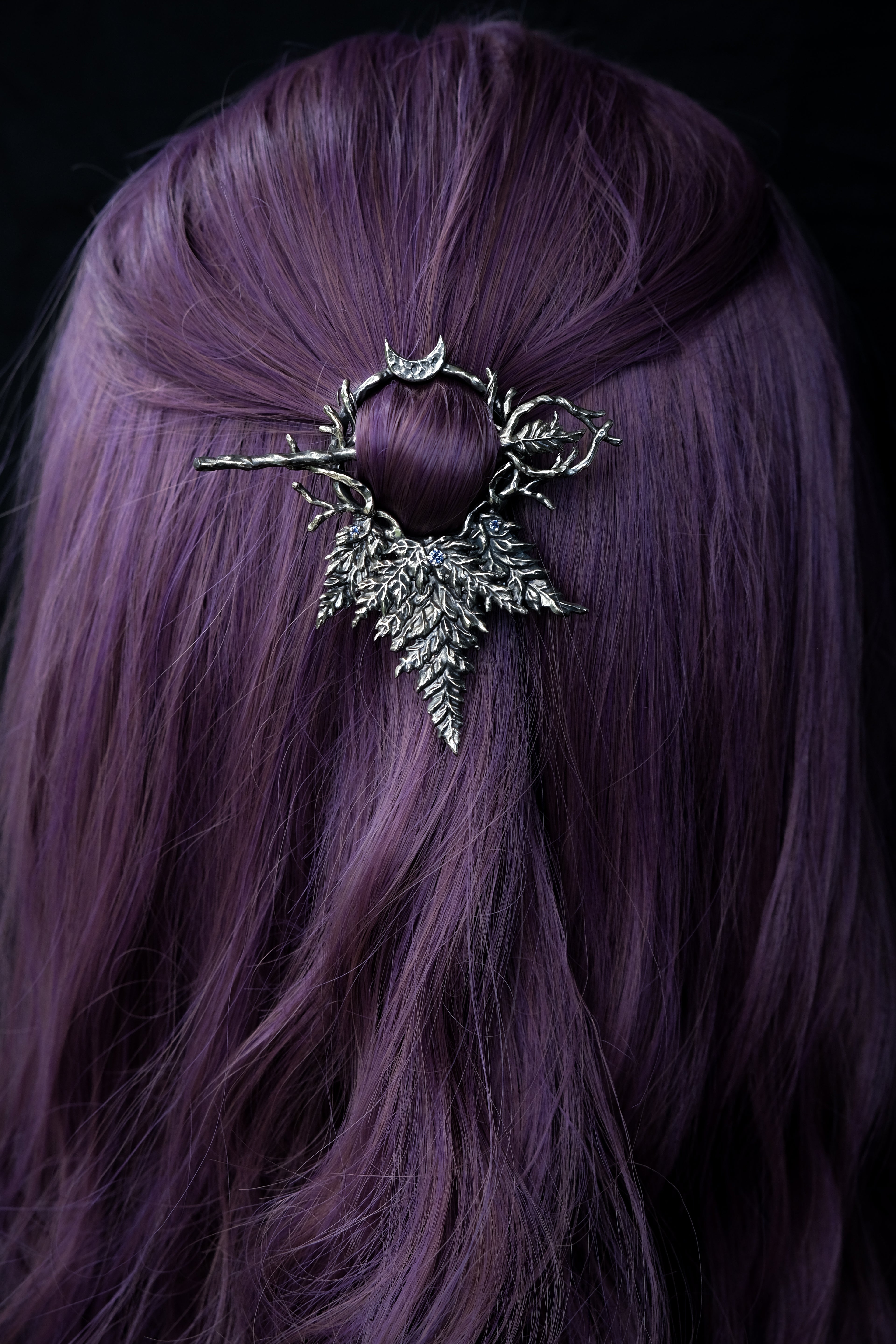 Fern hairpin with violet fianite
