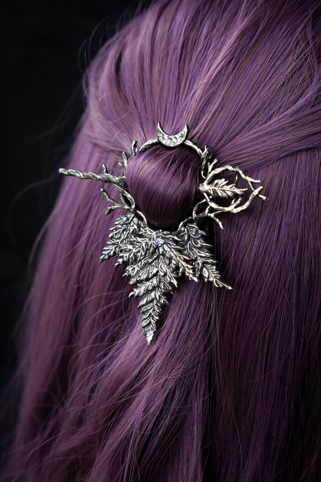 Fern hairpin with violet fianite