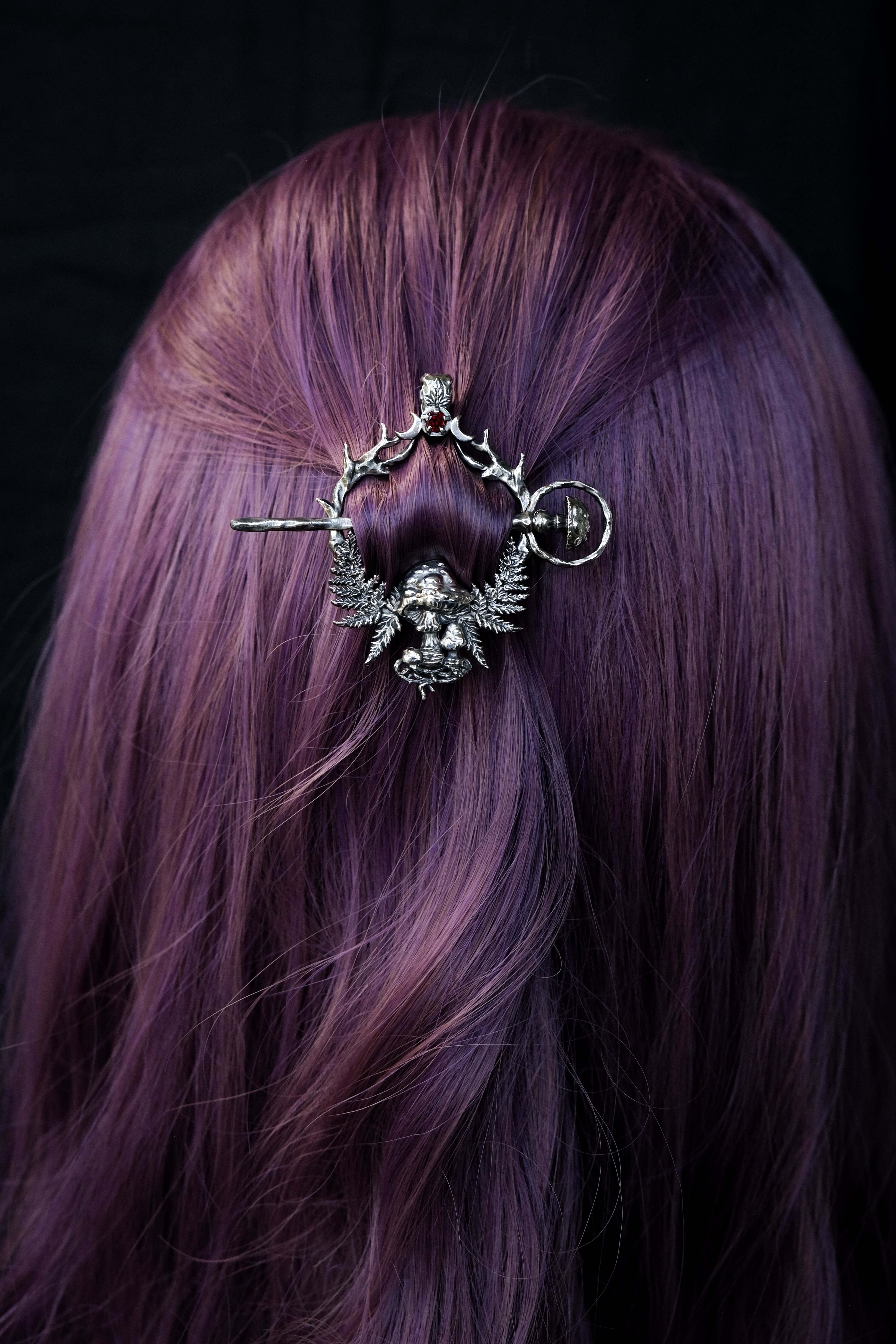 Mushroon and fern hairpin with garnet