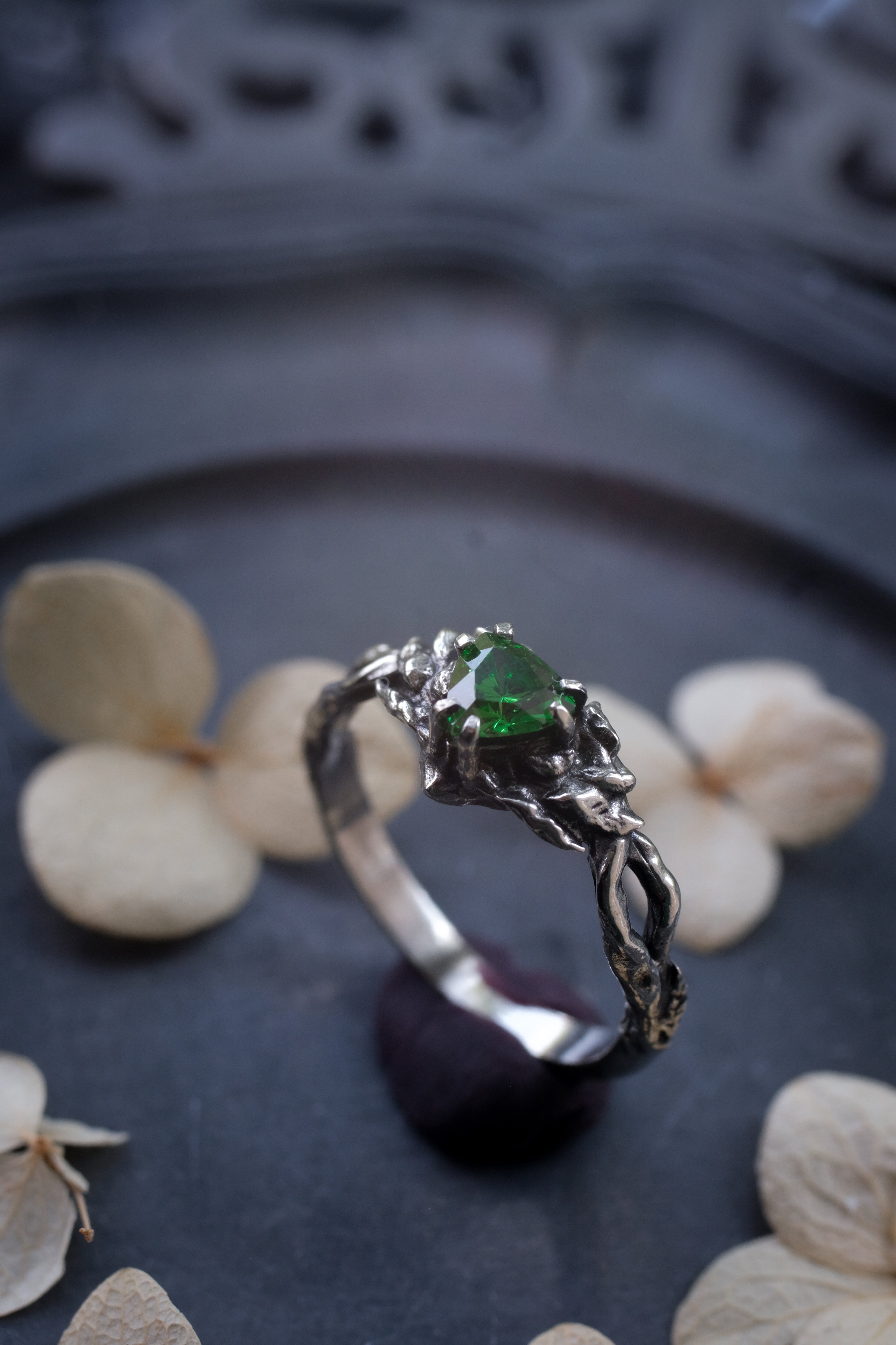 Elven branch ring with green fianite