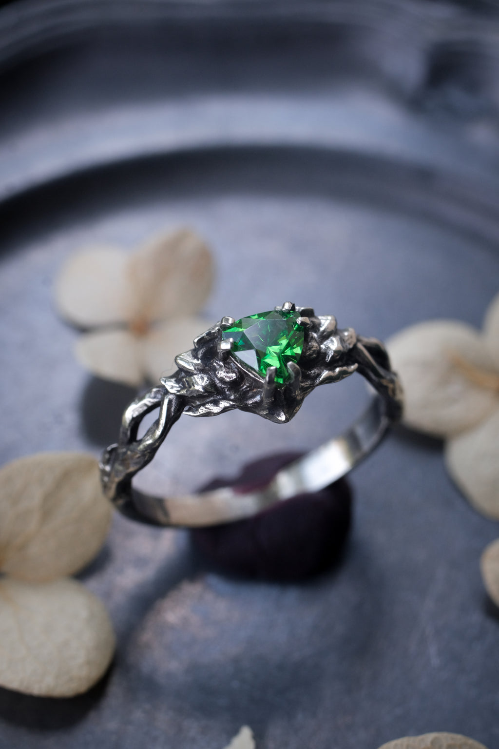 Elven branch ring with green fianite