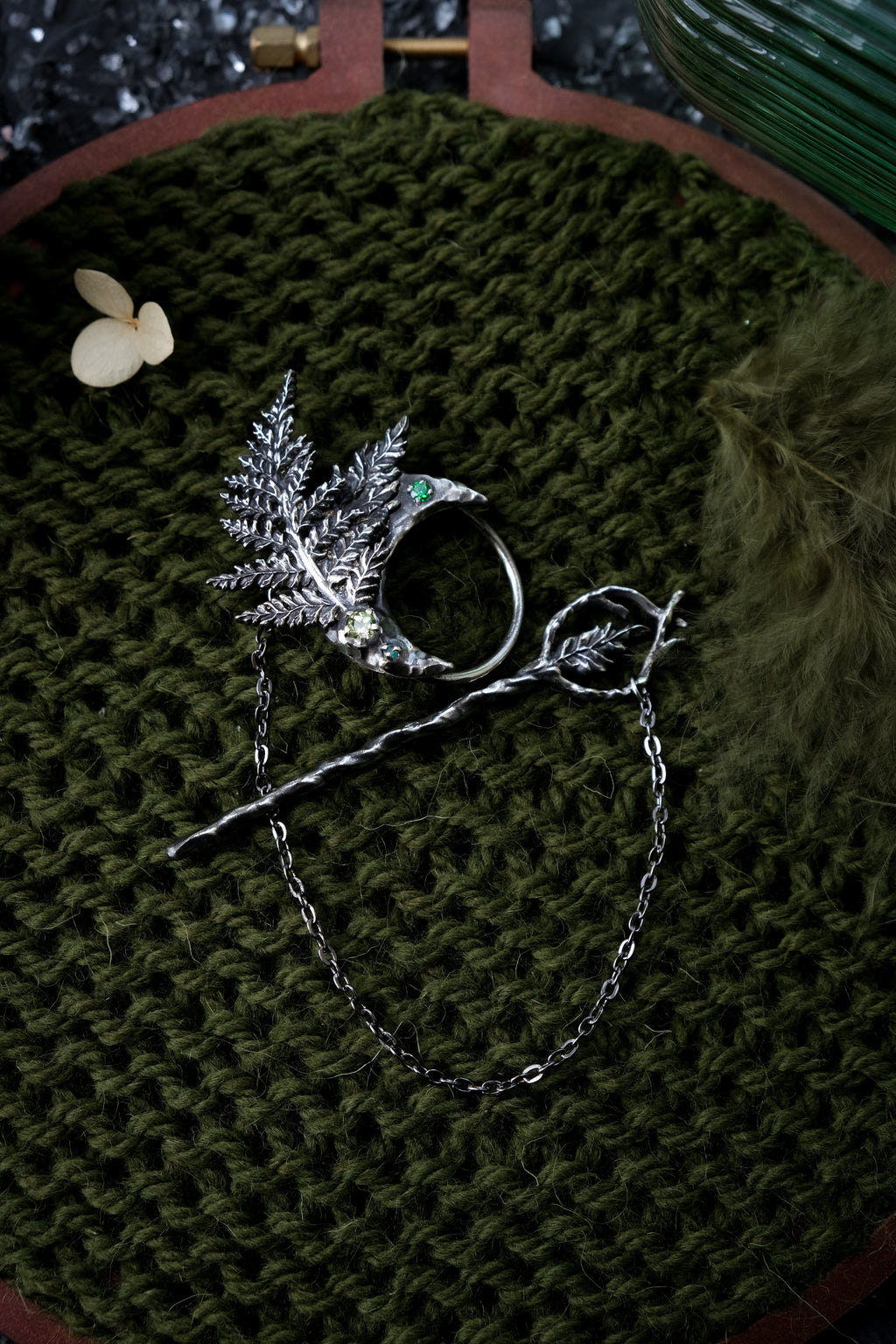 Crescent moon hairpin with ferns (chrisolite, fianite, agate)