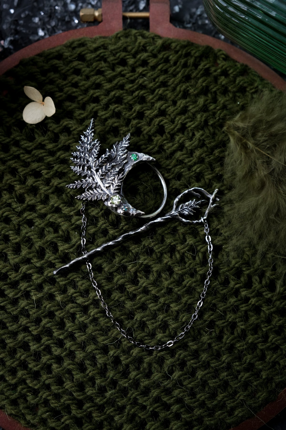 Crescent moon hairpin with ferns (chrisolite, fianite, agate)