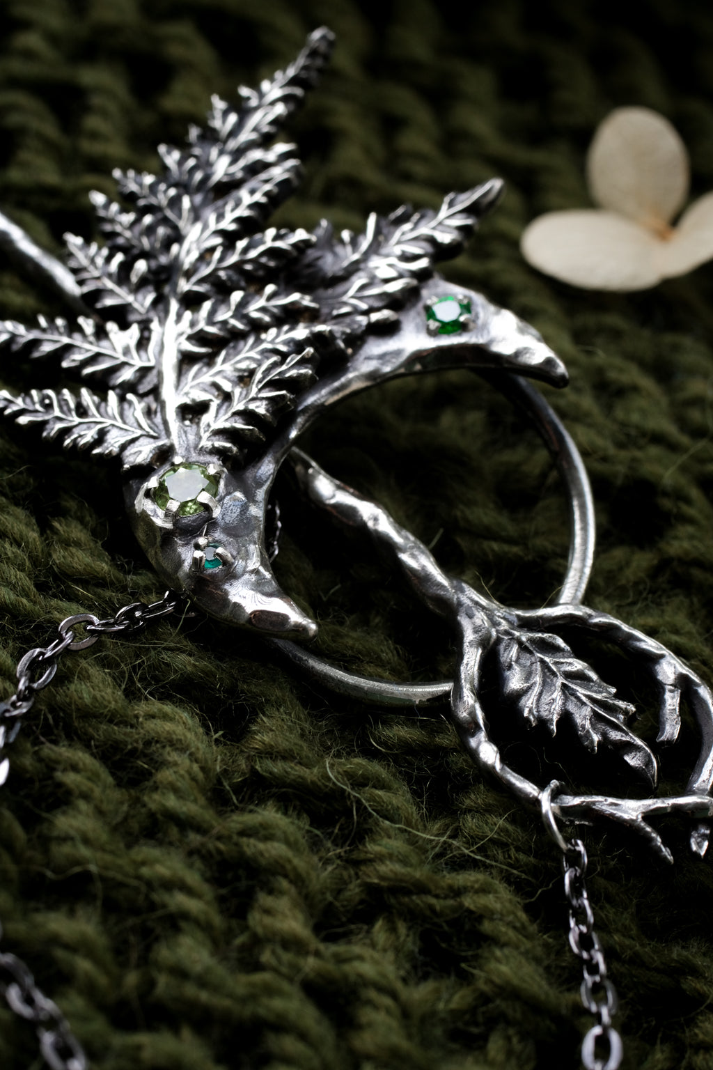Crescent moon hairpin with ferns (chrisolite, fianite, agate)