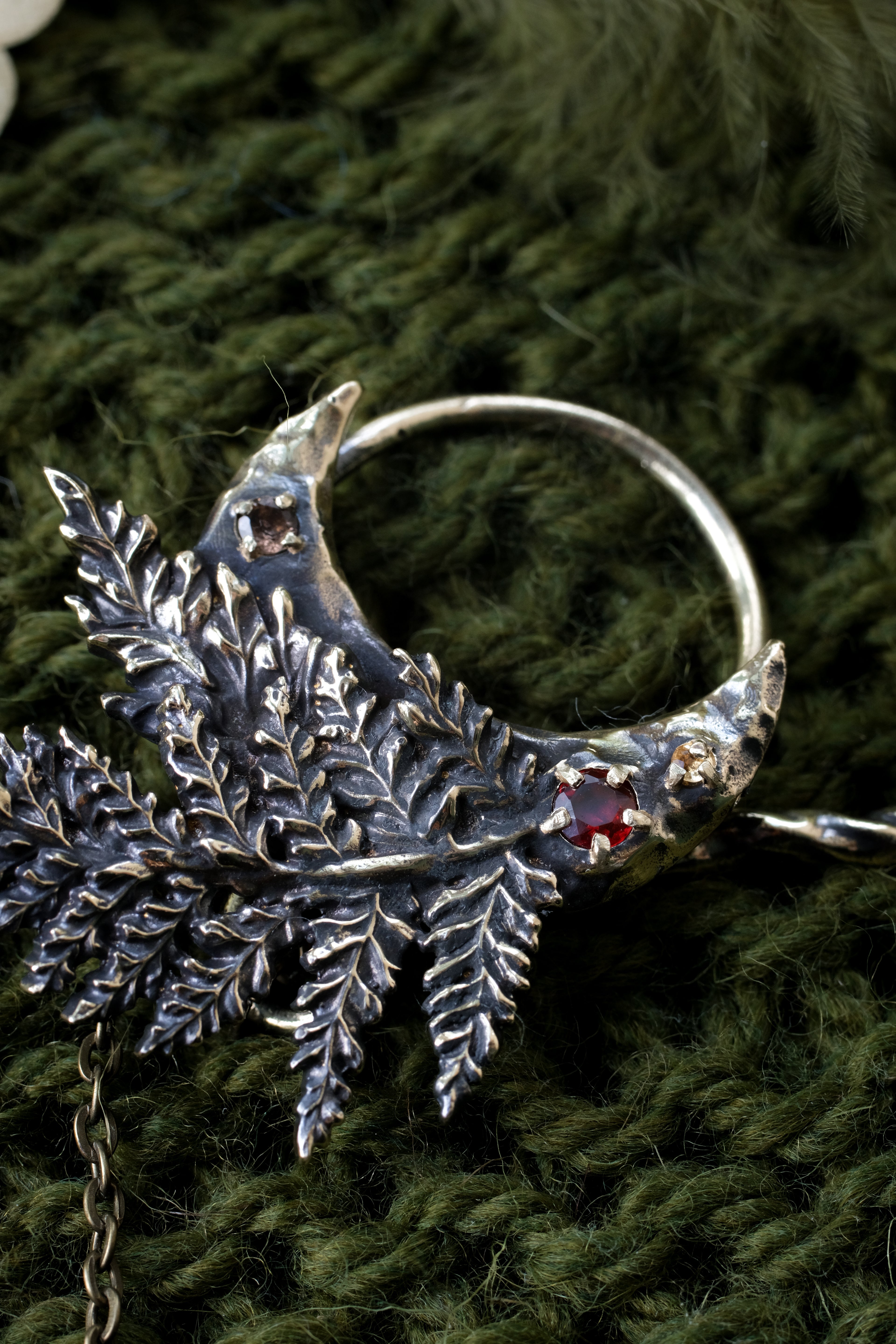 Crescent moon hairpin with ferns (garnet, rauchtopaz,citrine)