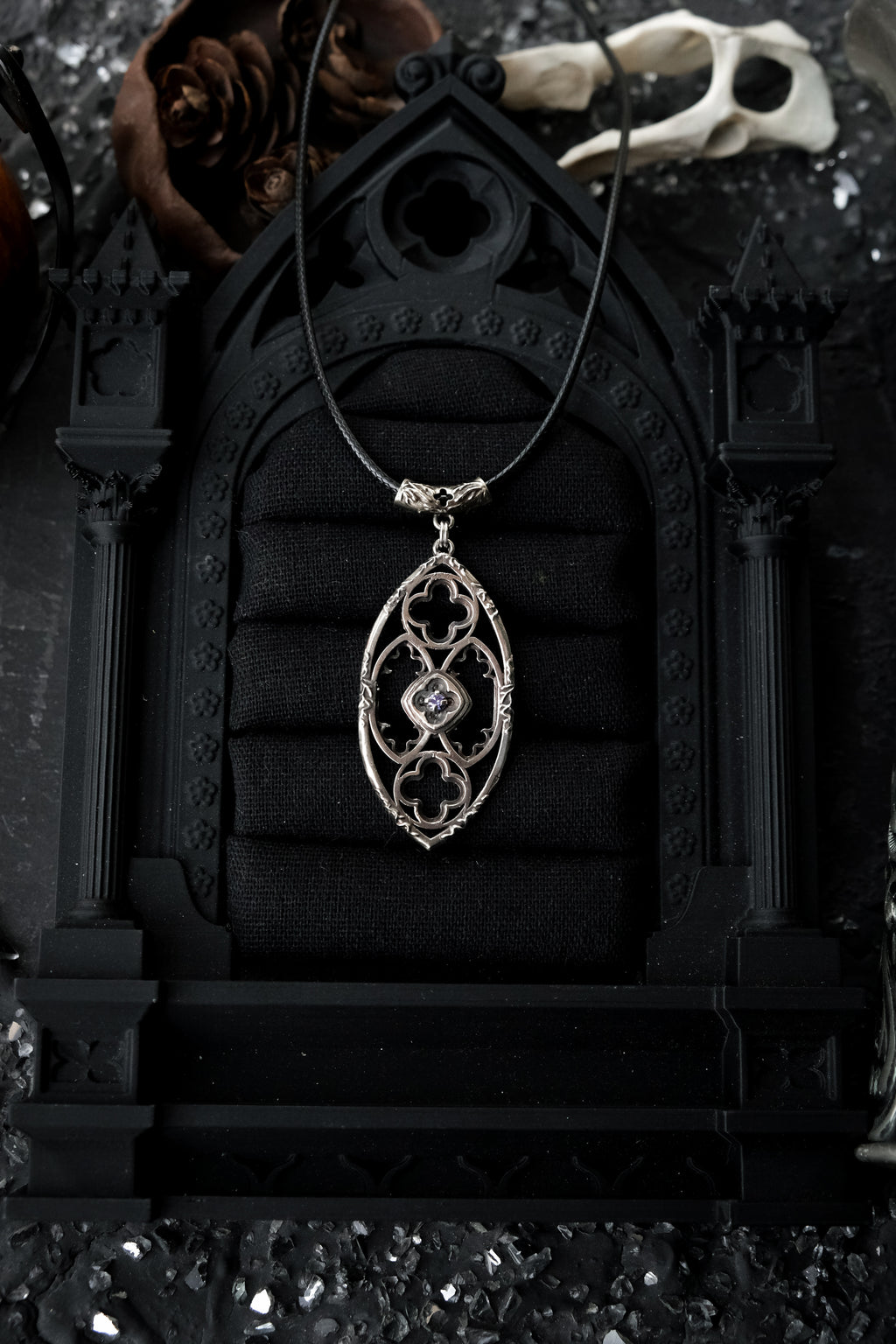 Gothic window pendant with violet fianite