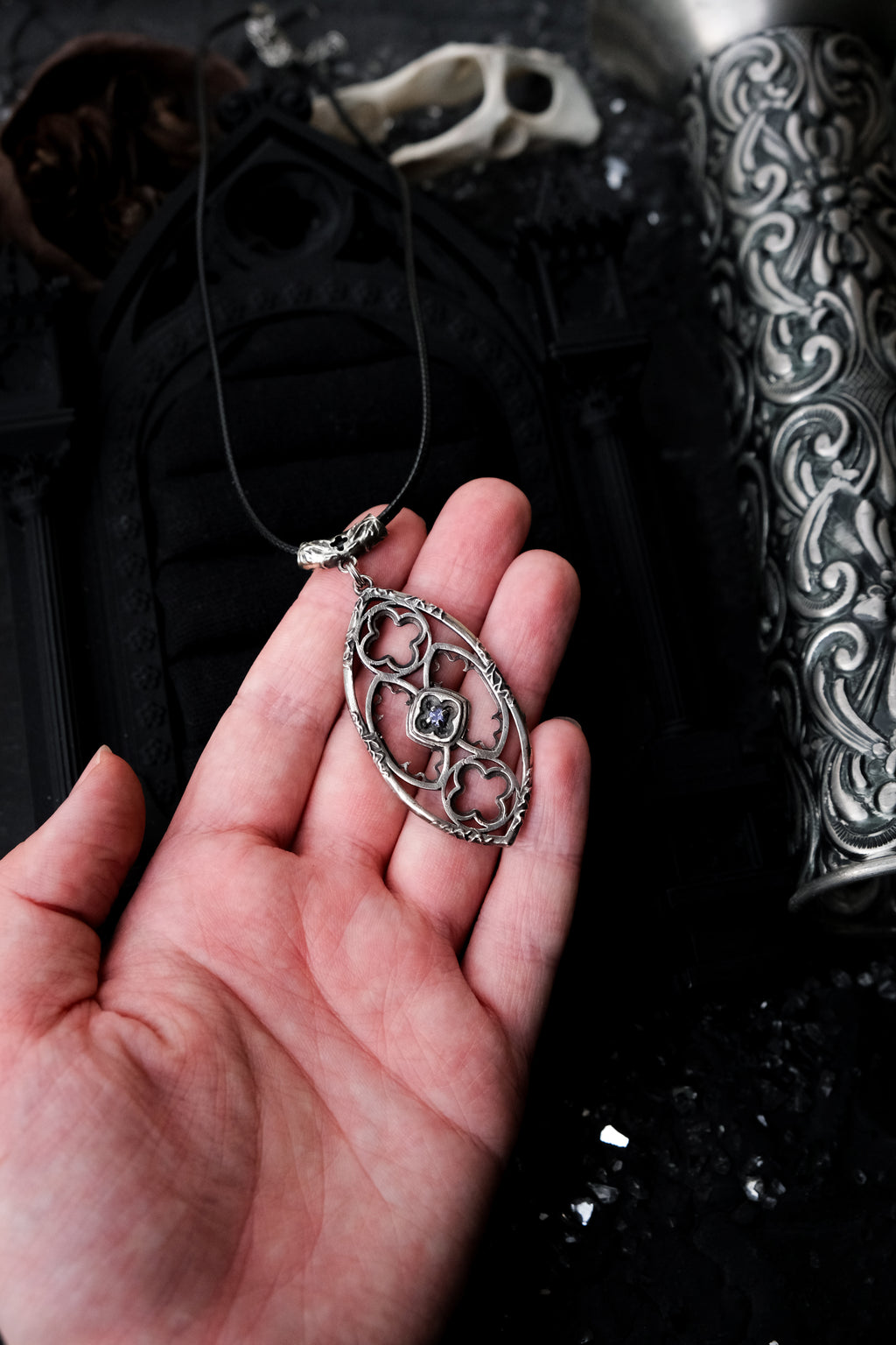 Gothic window pendant with violet fianite