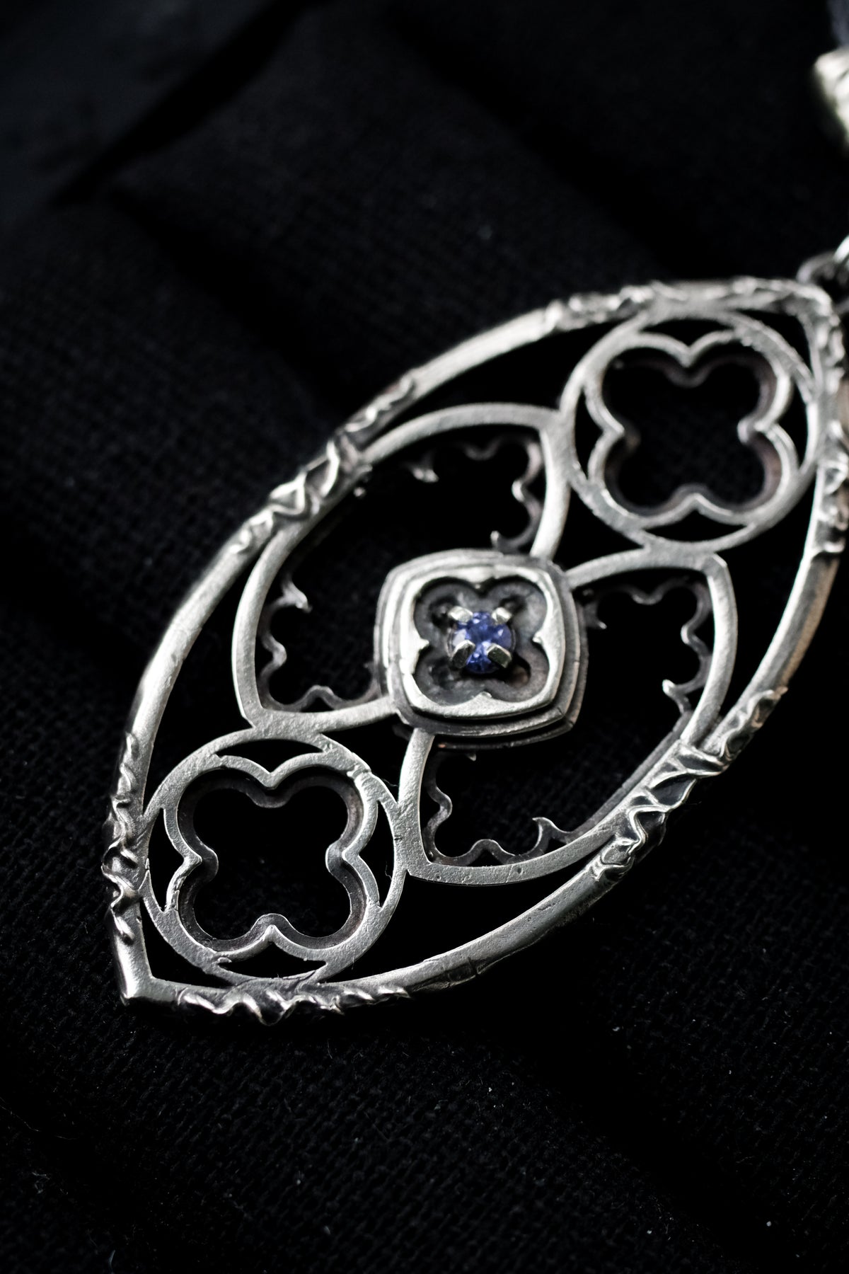 Gothic window pendant with violet fianite