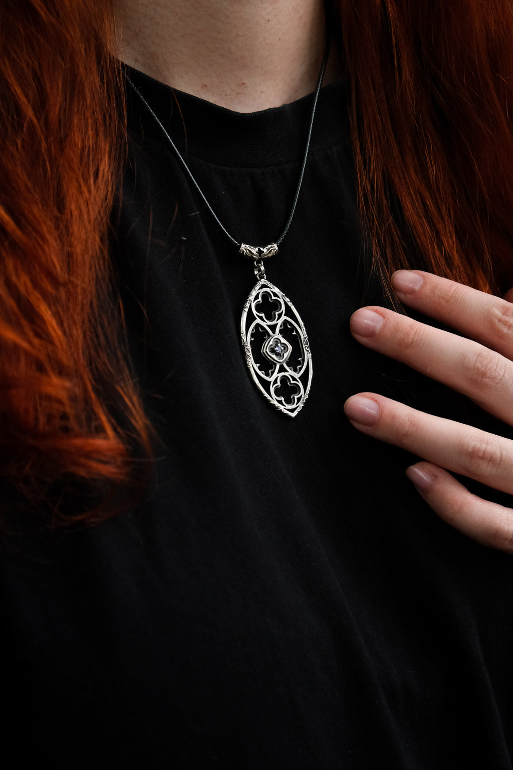 Gothic window pendant with violet fianite
