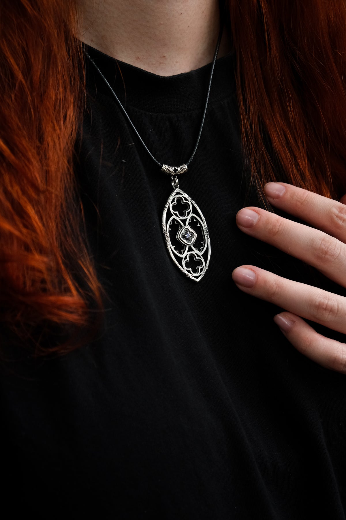 Gothic window pendant with violet fianite