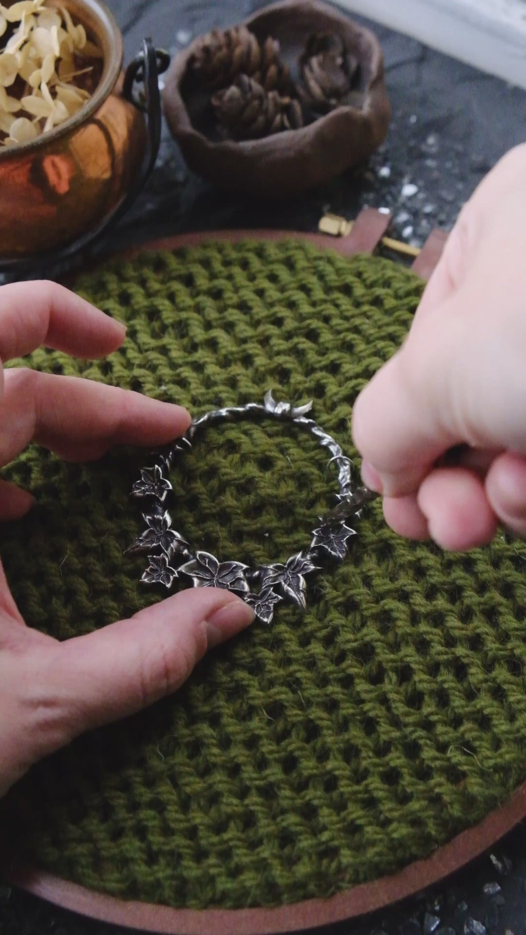 Ivy hairpin
