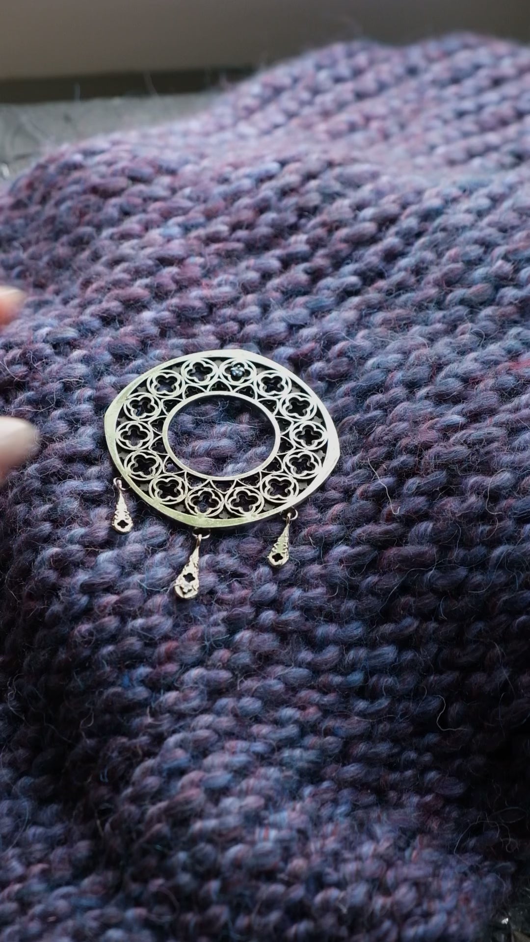 Gothic window hairpin