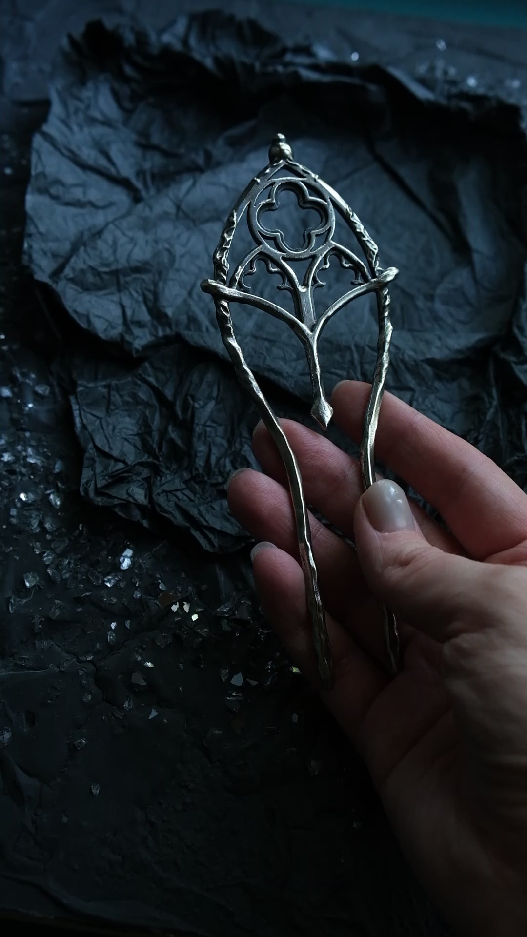 Gothic window hairpin