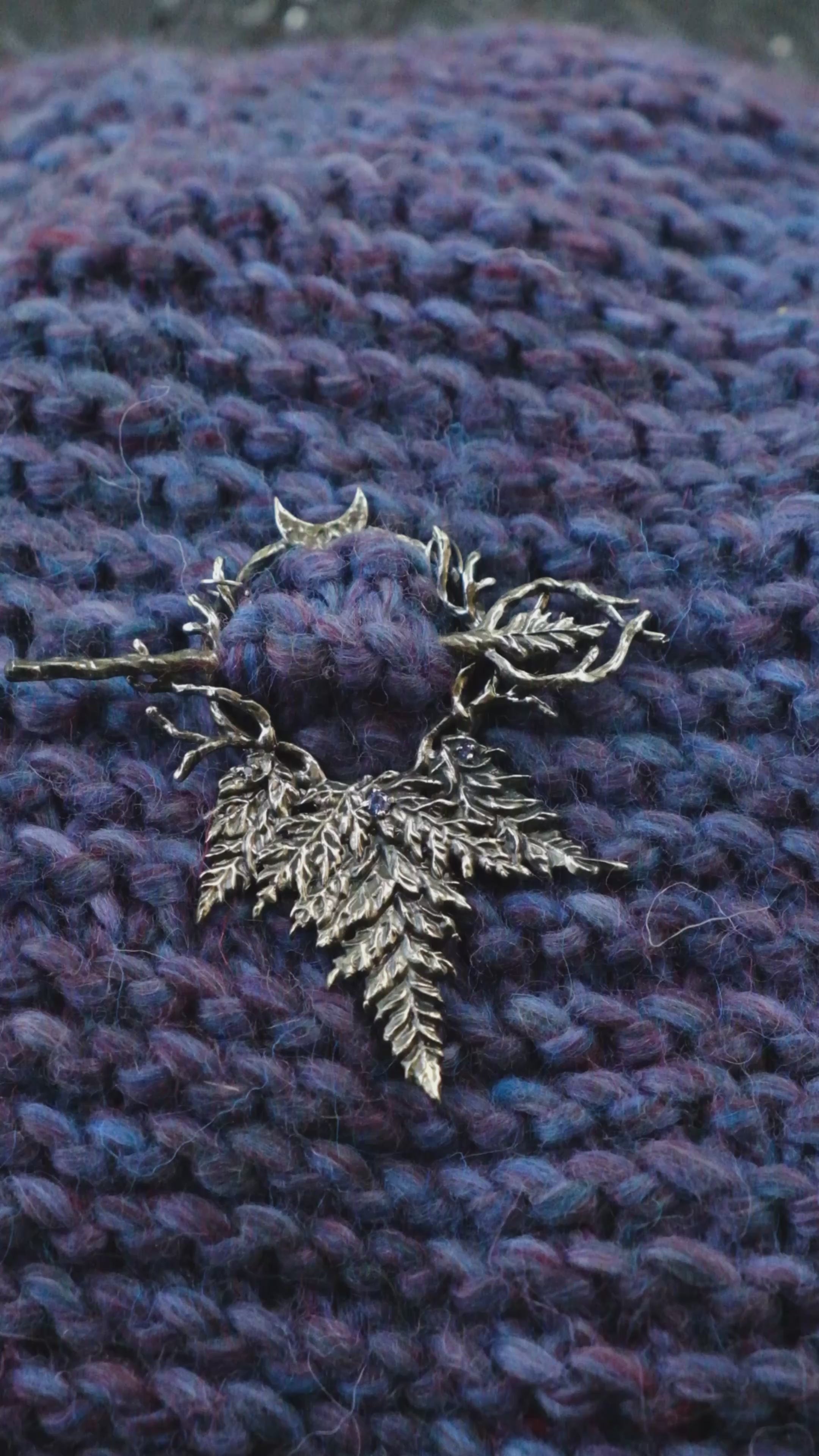 Fern hairpin with violet fianite